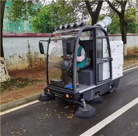 五刷全封閉電動掃地車設備及優勢