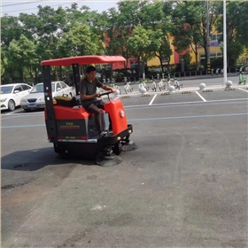 不同類型的電動掃地機各有各的優勢