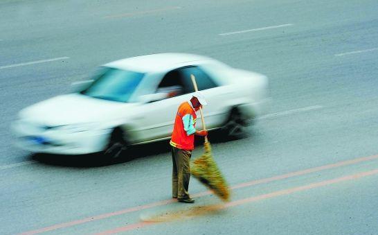 電動掃地車為環衛工人減負