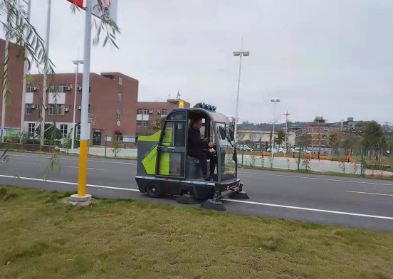 電動掃地車能掃什么路呢，以及相關注意事項