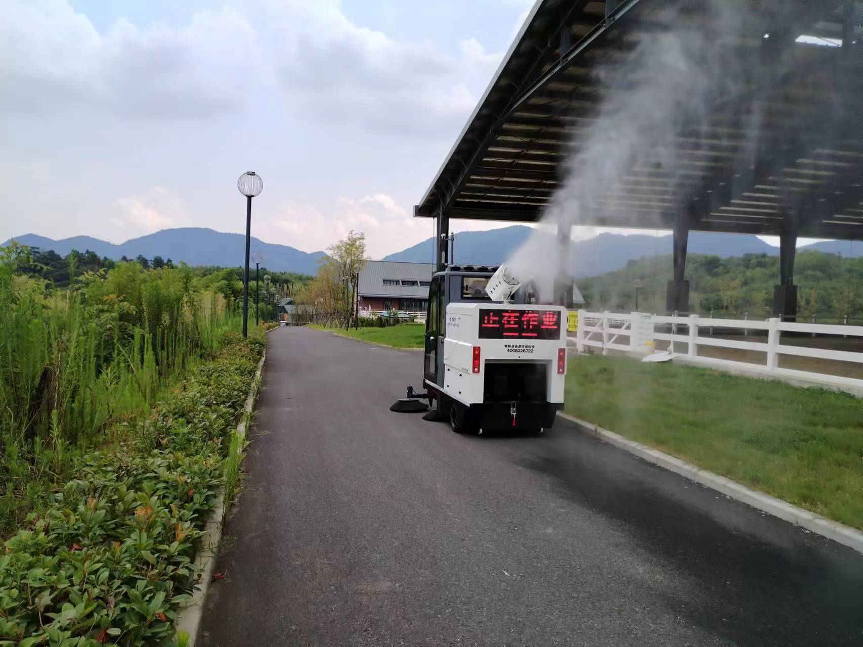 電動清掃車清潔葉片很快存在，解決了人們可能遇到的困難