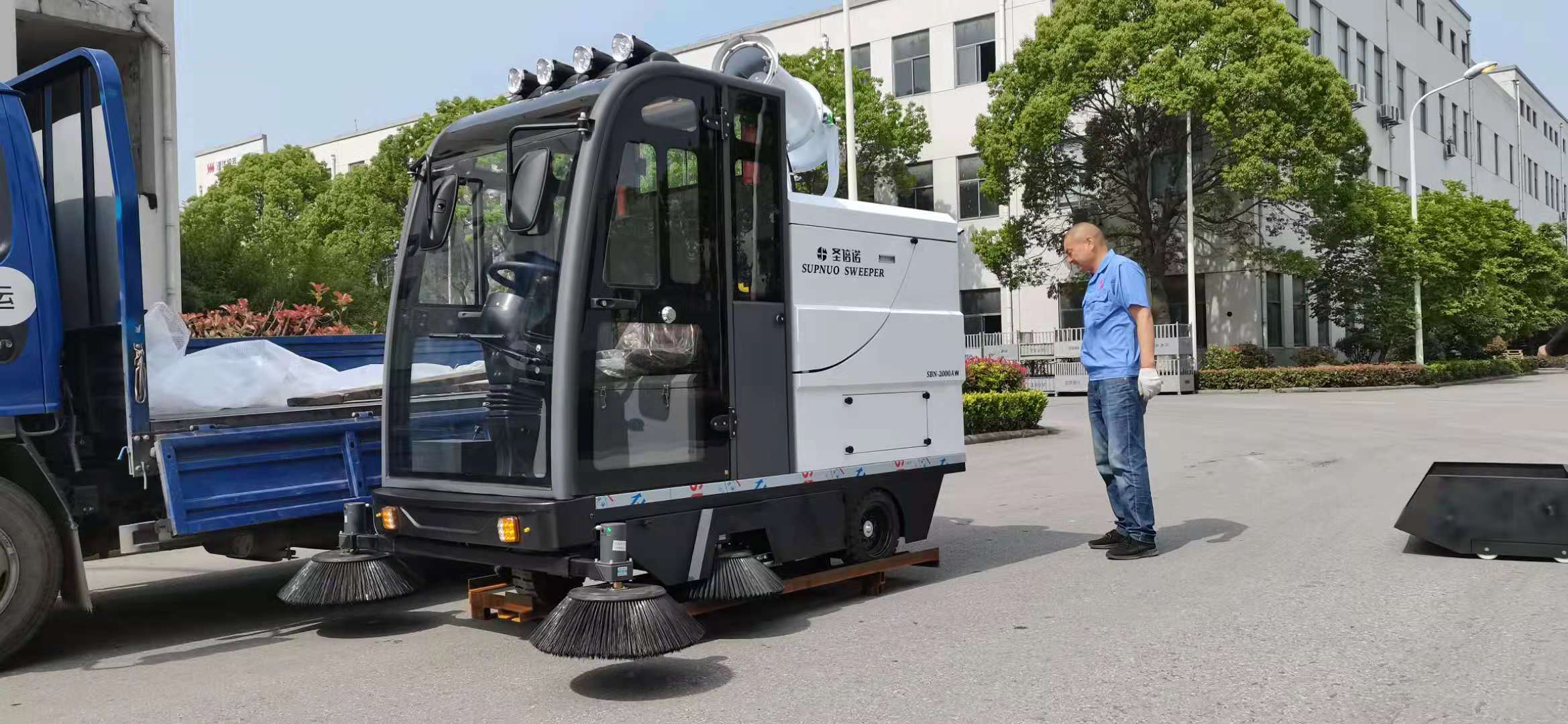 公園道路清掃車很好地解決了一系列問題